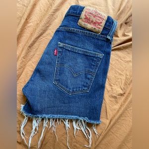 Vintage Levi’s cutoffs jean shorts high rise